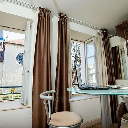 Privilodges Le Royal 3* אנסי